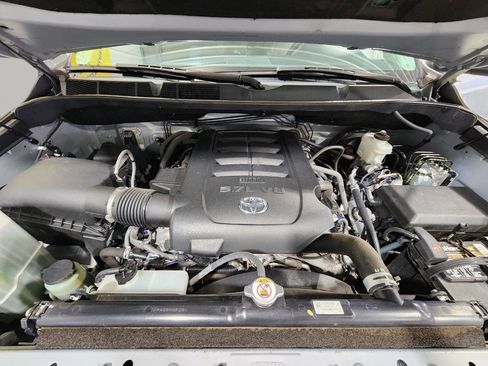 Used 2021 Toyota Tundra SR5 w/ TRD Off-Road Package AWD/4WD image 34