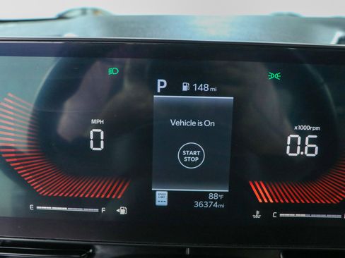 Used 2025 Kia Carnival FWD image 15