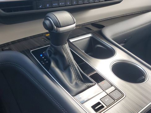 Certified 2024 Toyota Sienna Limited image 28