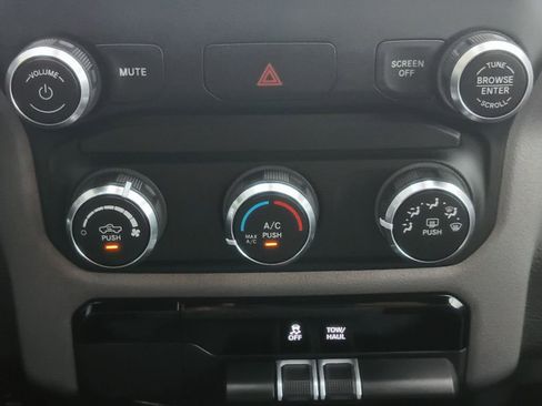 Used 2022 RAM 1500 Lone Star RWD image 4