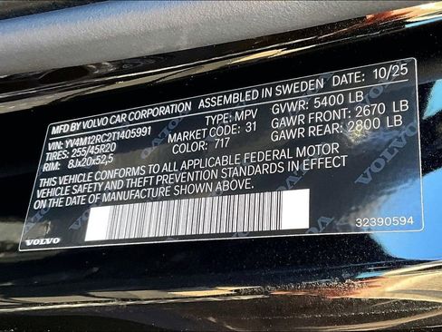 New 2026 Volvo XC60 B5 Plus w/ Climate Package image 8