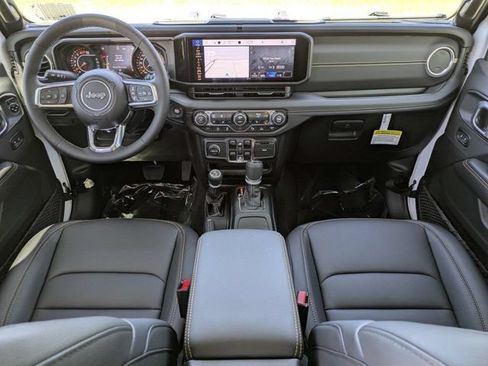 New 2026 Jeep Wrangler Unlimited Sahara AWD/4WD image 15