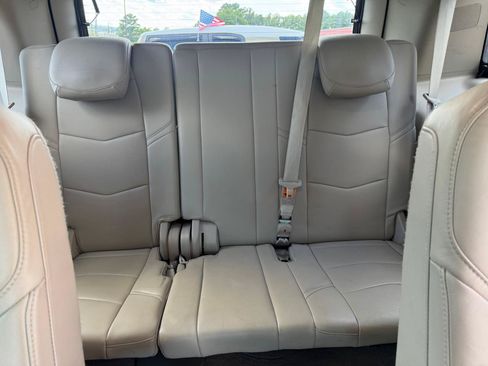 Used 2016 Cadillac Escalade Luxury AWD/4WD image 13