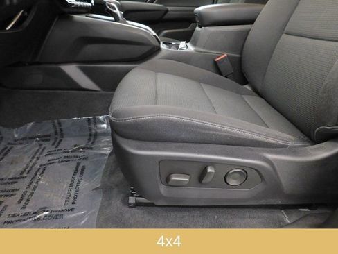 Used 2023 Chevrolet Colorado LT w/ LT Convenience Package II image 24