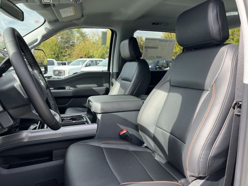 New 2026 Ford F250 Lariat w/ FX4 Off-Road Package image 13