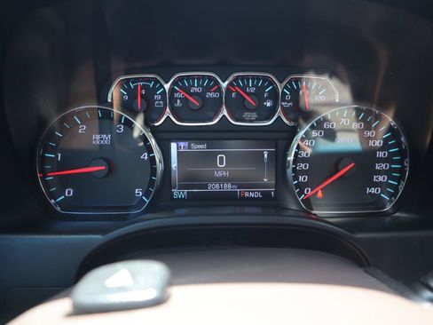 Used 2019 GMC Sierra 2500 SLE w/ SLE Preferred Package AWD/4WD image 9
