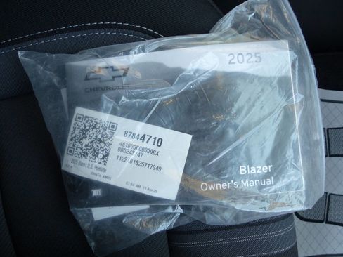 Used 2025 Chevrolet Blazer LT image 43