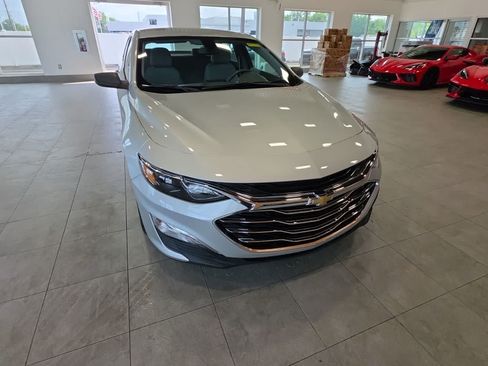 Used 2022 Chevrolet Malibu LS FWD image 4