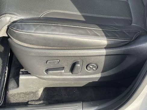 Used 2022 Hyundai Palisade Calligraphy image 16