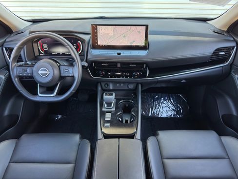 Used 2024 Nissan Rogue SL FWD image 11