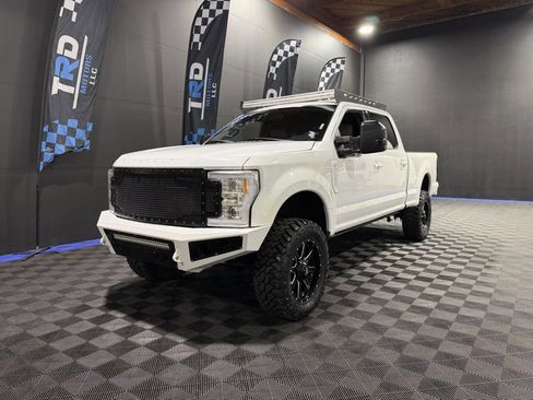 Used 2017 Ford F250 XLT image 1