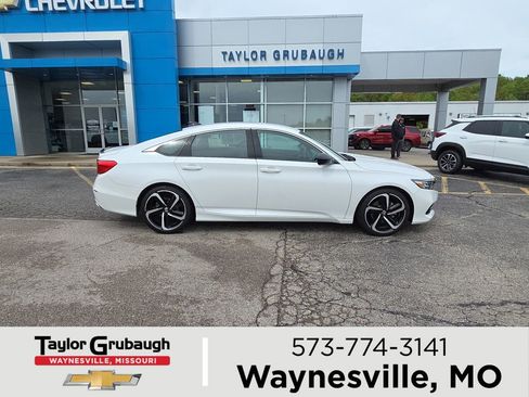 Used 2022 Honda Accord Sport image 1