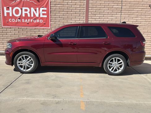 Used 2023 Dodge Durango GT image 2