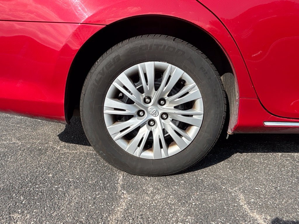 Used 2012 Toyota Camry LE FWD image 15
