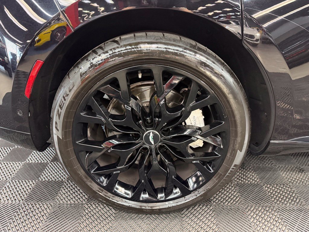 Used 2021 Aston Martin DBX AWD/4WD image 17