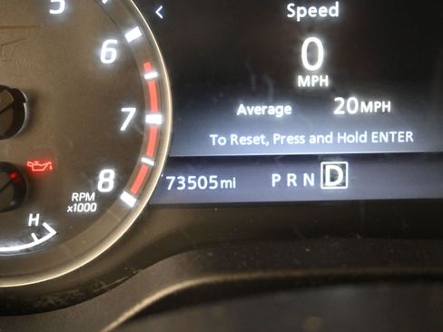 Used 2021 Nissan Titan SV w/ SV Convenience Package image 21