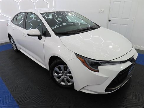 Used 2024 Toyota Corolla LE FWD image 5