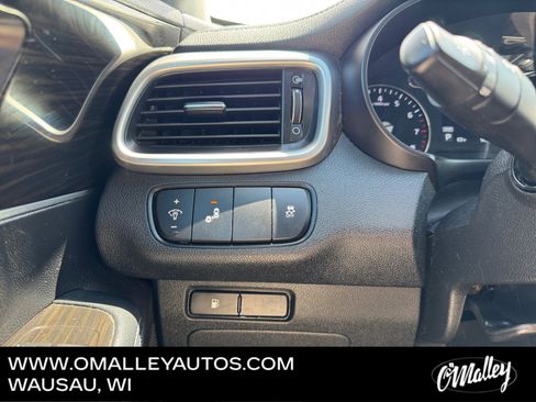 Used 2019 Kia Sorento AWD V6 image 18