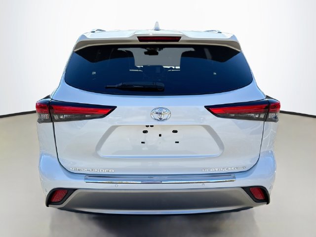 Used 2021 Toyota Highlander Platinum AWD/4WD image 6