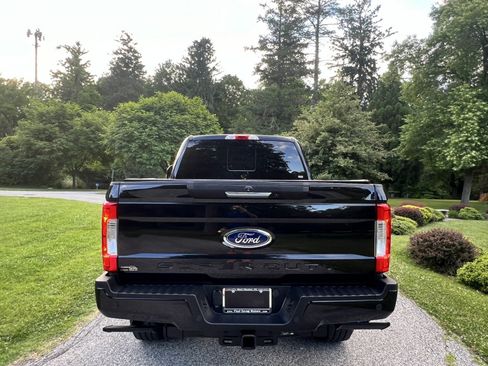 Used 2019 Ford F350 Lariat AWD/4WD image 9