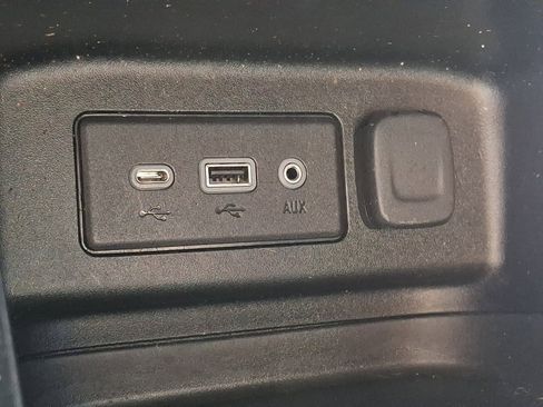 Used 2022 Chevrolet Equinox RS image 24