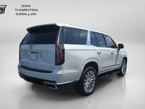 Used 2023 Cadillac Escalade Premium Luxury AWD/4WD image 5