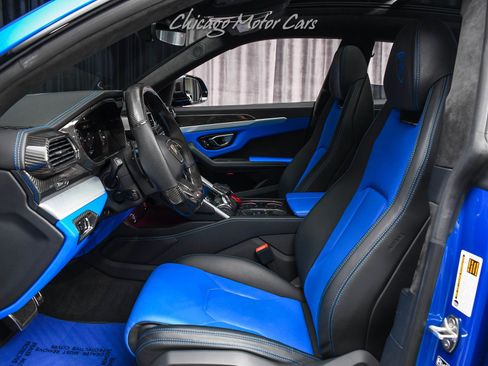 Used 2022 Lamborghini Urus image 22