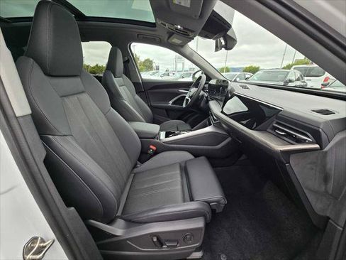 Certified 2025 Audi Q5 Premium w/ Premium Plus AWD/4WD image 19