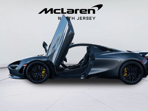 Used 2020 McLaren 720S Spider RWD image 22