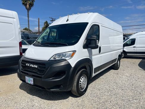 Used 2023 RAM ProMaster 2500 FWD image 1