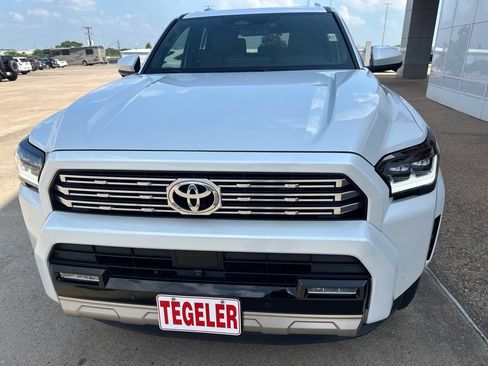 Used 2025 Toyota 4Runner Limited RWD image 2