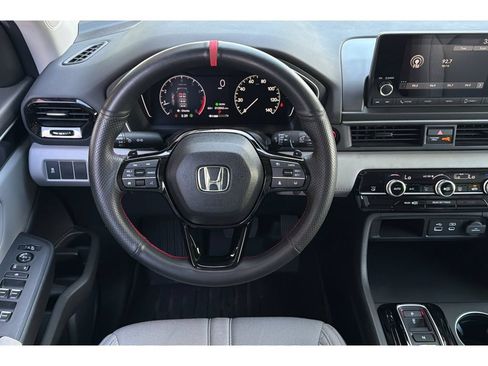 Used 2024 Honda Pilot LX image 16