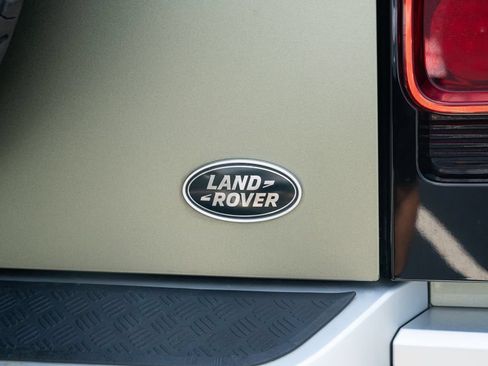 Used 2020 Land Rover Defender 110 SE AWD/4WD image 15