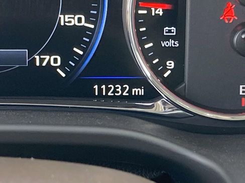 Used 2023 GMC Acadia SLT w/ Technology Package image 32