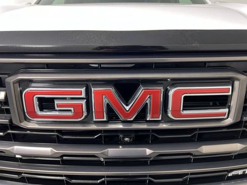 Used 2025 GMC Yukon AT4 Ultimate AWD/4WD image 32