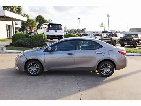 Used 2016 Toyota Corolla LE image 4