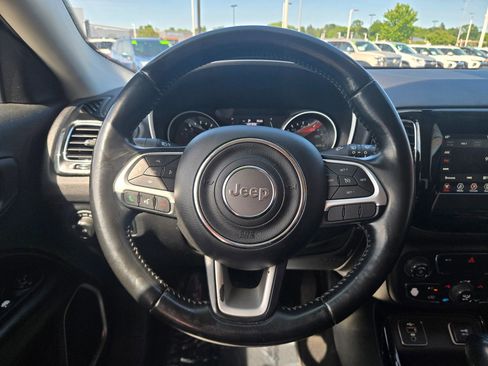 Used 2020 Jeep Compass Latitude FWD image 16