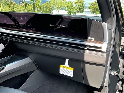 New 2026 Cadillac Escalade Luxury w/ LPO, Floor Liner Package AWD/4WD image 33