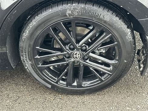 Used 2025 Toyota Camry SE image 5