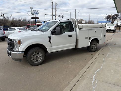 Used 2021 Ford F250 XL w/ Power Equipment Group image 4