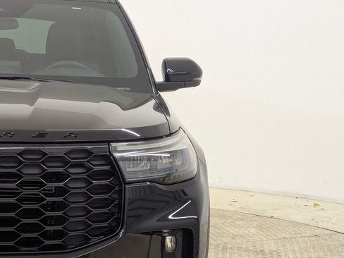 Certified 2025 Ford Explorer ST-Line w/ ST-Line Street Pack image 11