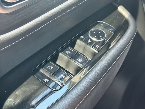 Used 2025 INFINITI QX80 Sensory AWD/4WD image 31