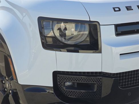 Certified 2023 Land Rover Defender 130 X-Dynamic SE image 33