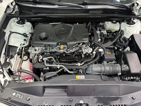 Used 2022 Toyota Camry XSE image 6