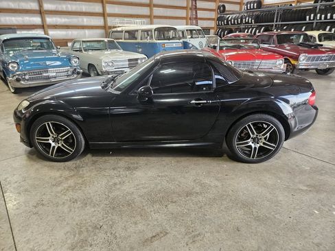 Used 2010 MAZDA MX-5 Miata Grand Touring w/ Premium Pkg RWD image 5