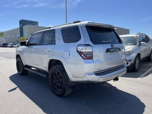 Used 2017 Toyota 4Runner TRD Off-Road AWD/4WD image 3