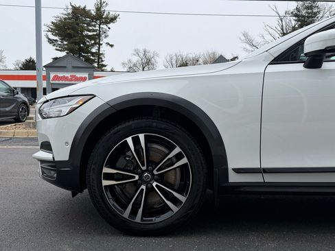 Used 2018 Volvo V90 T5 Cross Country w/ Convenience Package image 16