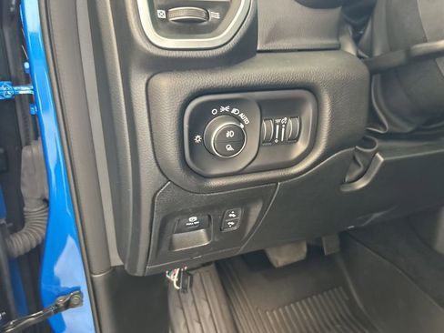 Used 2025 RAM 1500 Big Horn RWD image 41