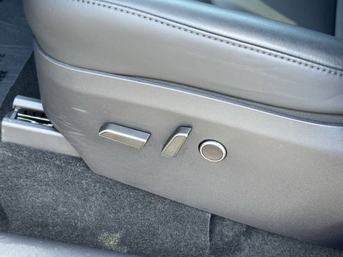 Used 2024 Tesla Model Y Long Range image 17