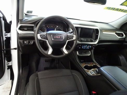 Certified 2023 GMC Acadia SLE w/ Driver Convenience Package image 5